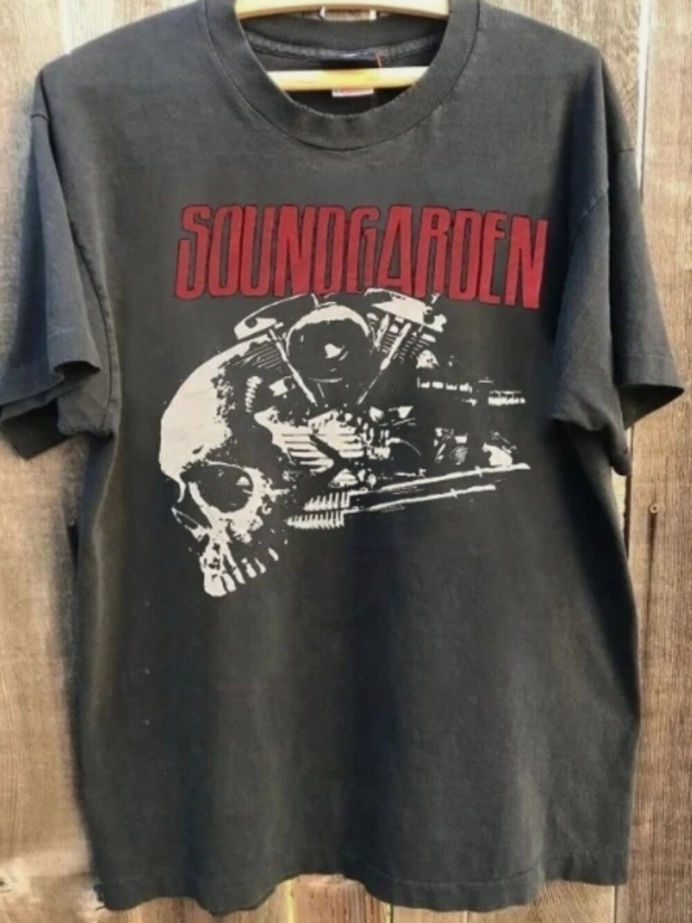 Vintage Soundgarden Skull Graphic Retro Grunge Band Y2K Rock Shirt